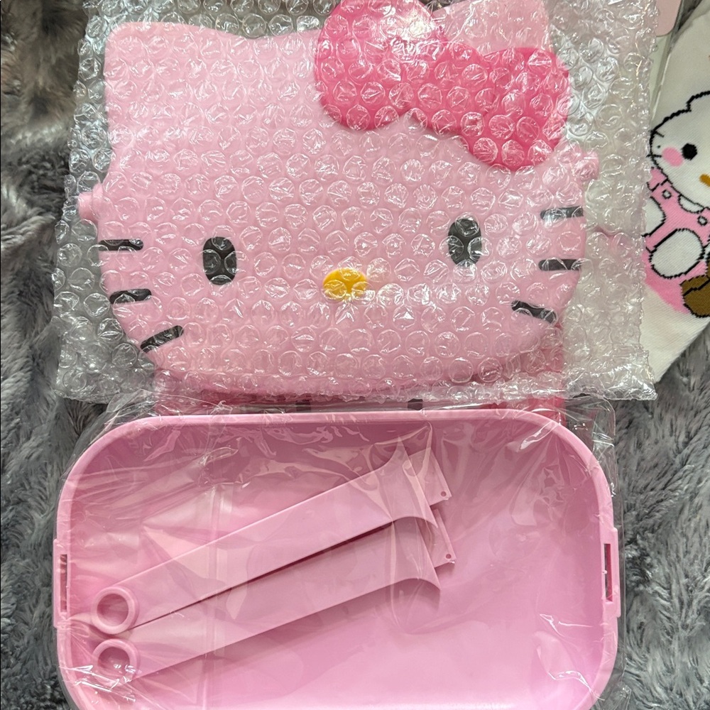 Hello Kitty Bundle - Picture 4 of 15